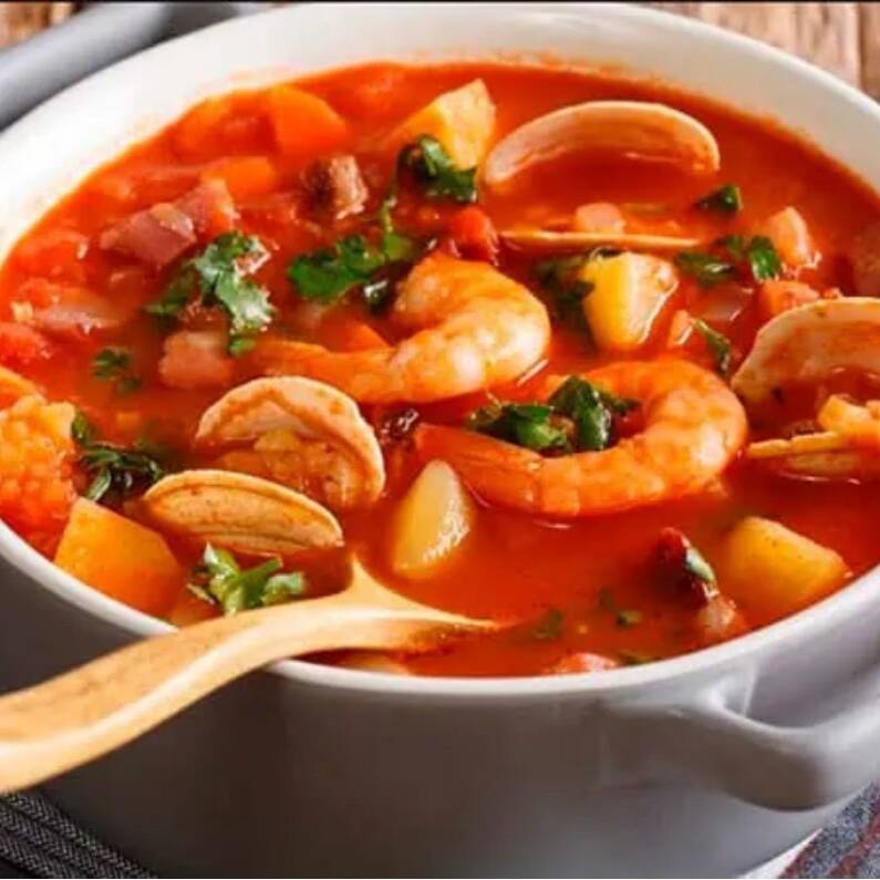 Sopa De Mariscos (Mediano)