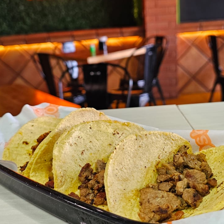 Orden de tacos de Bistec 4 pzs