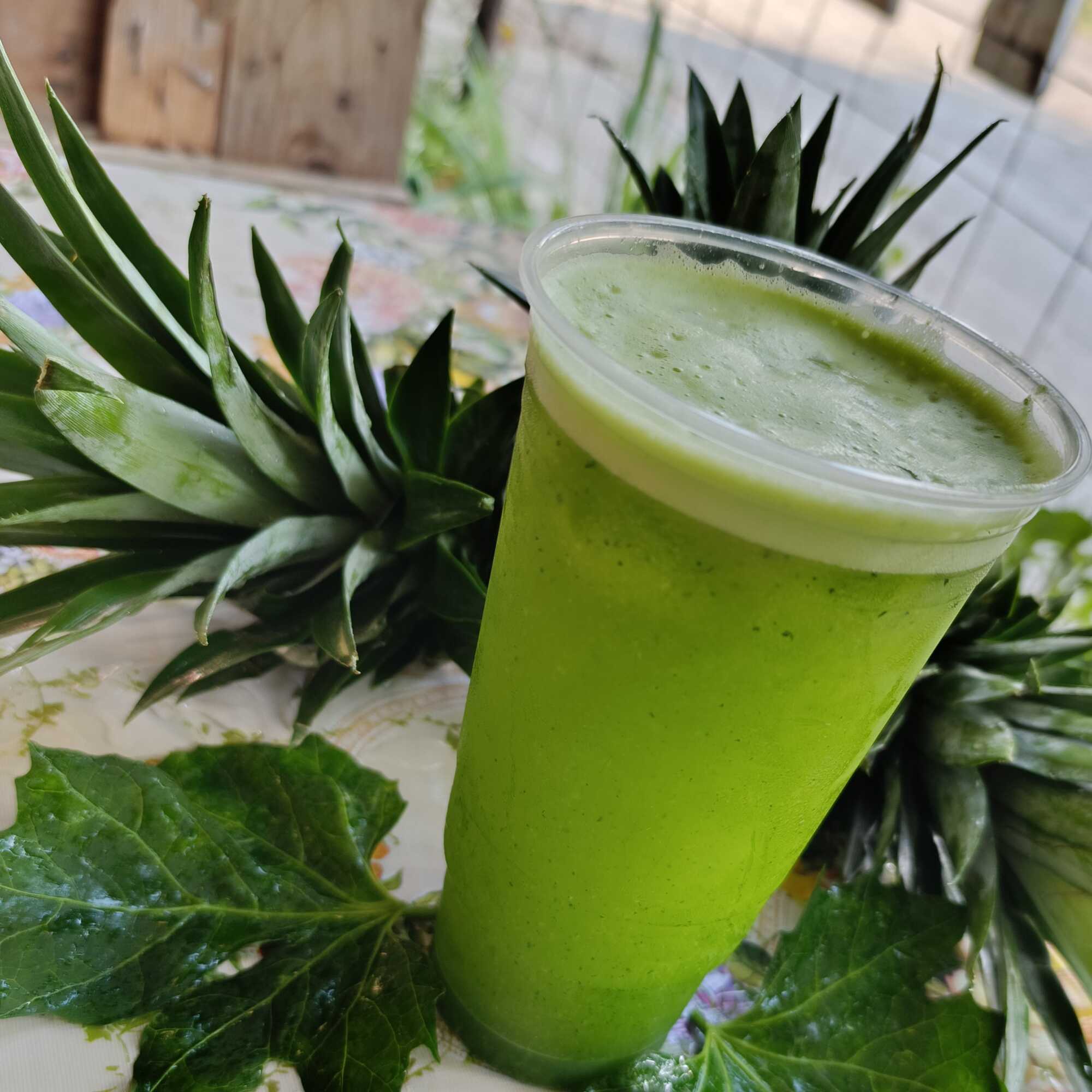 AGUA DE PIÑA CON CHAYA