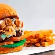 Combo mix hamburguesa ranchera+salchipapa costeña