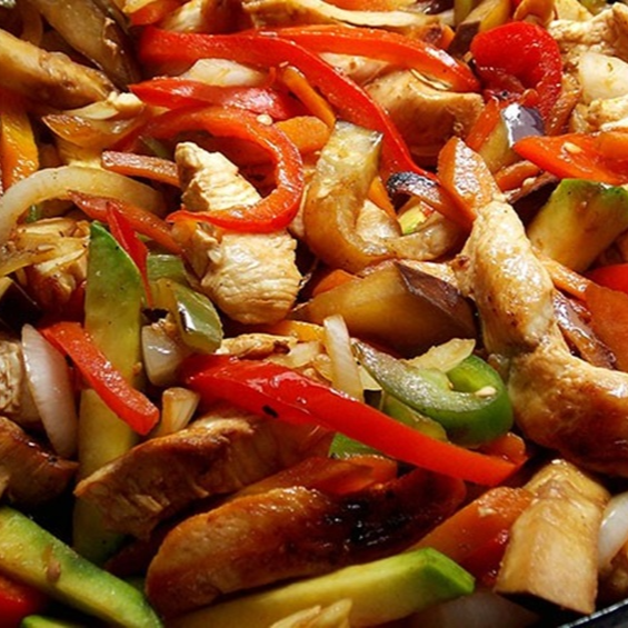 76. Trozos de Pollo con champiñones