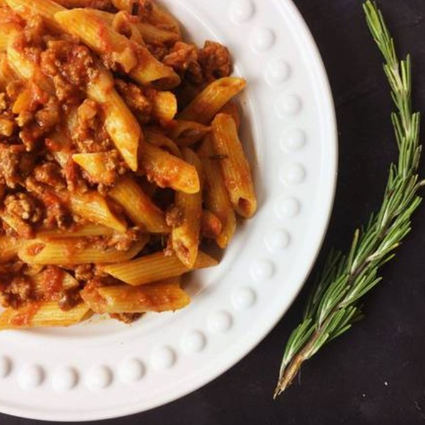 PENNE CON SALSA BOLOGNESE