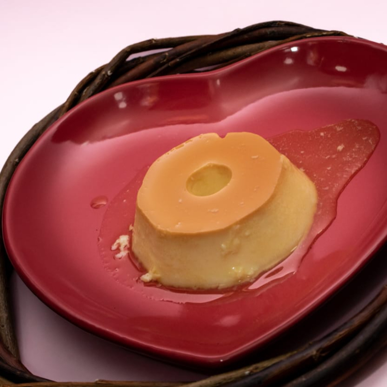 Delicioso Pudim com caldinha de caramelo.
Serve 1 pessoa.