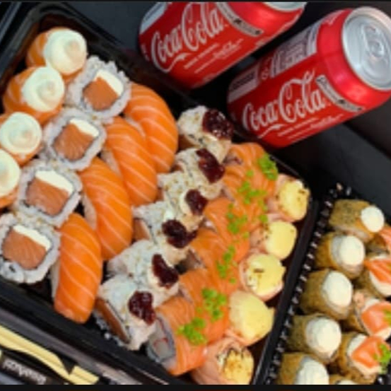 Uma seleção especial para quem aprecia cada detalhe: ingredientes selecionados, combinações sofisticadas e sabores que surpreendem.
🥢 Uma peça de cada vez.
✨ Uma experiência inteira para aproveitar. 10 Hot especial, 5 joe cream cheese, 5 joe gorgonzola, 6 dragom, 4 niguiri, 4 uramaki fila, 6 uramaki geleia , mais 2 coca cola.