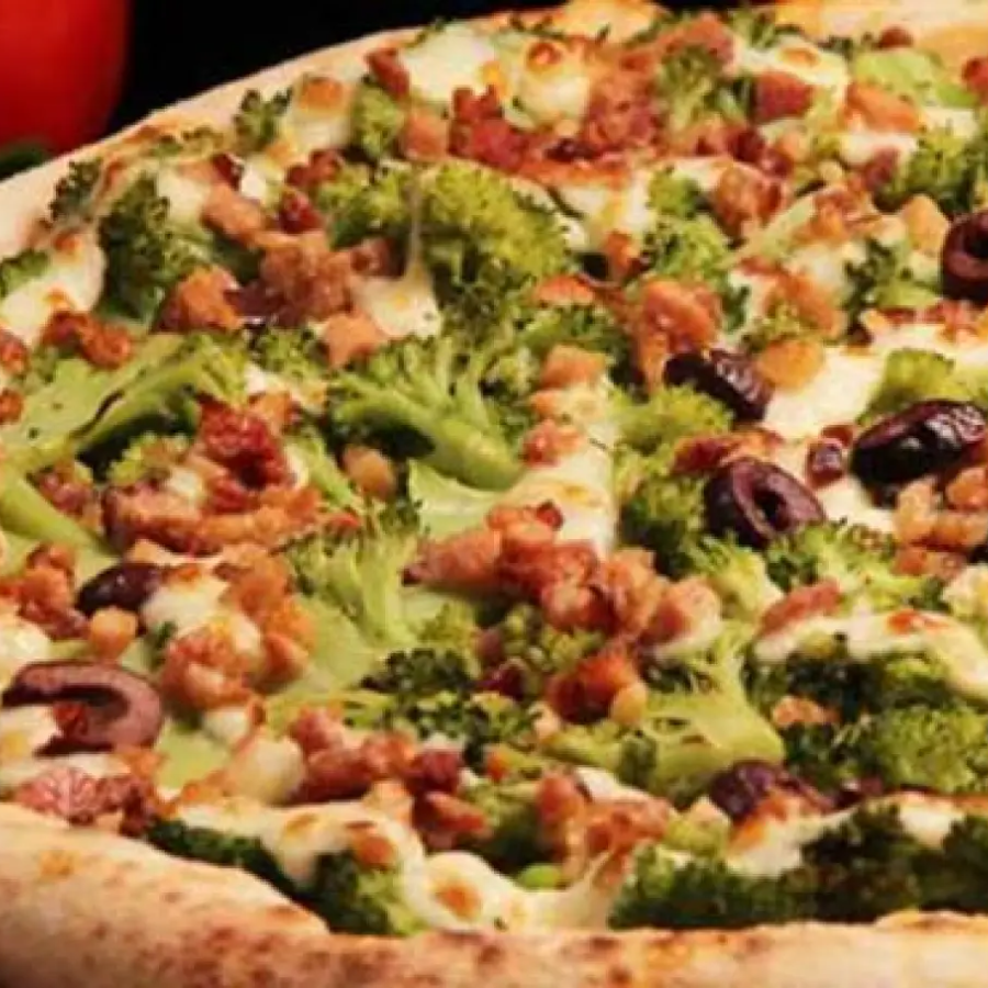 brocolis,mussarela cebola e bacon