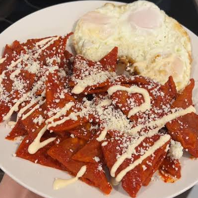 Combo de Chilaquiles Rojos de Huevo