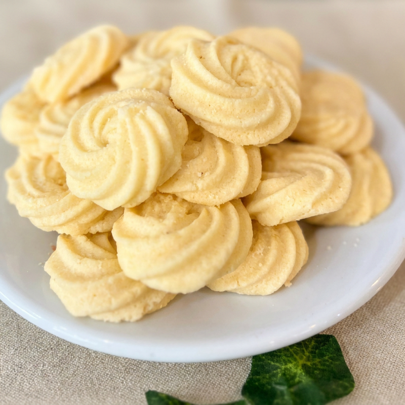 Biscoito de nata amanteigado em formato de rosca