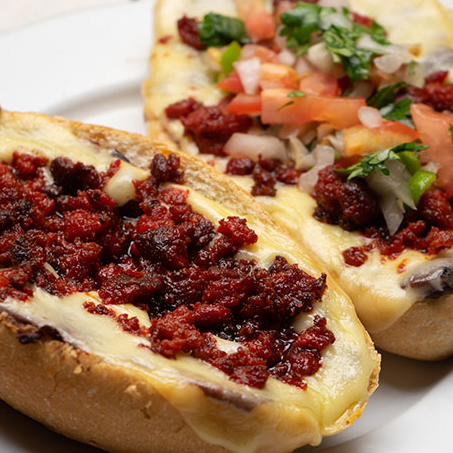Mollete con chorizo