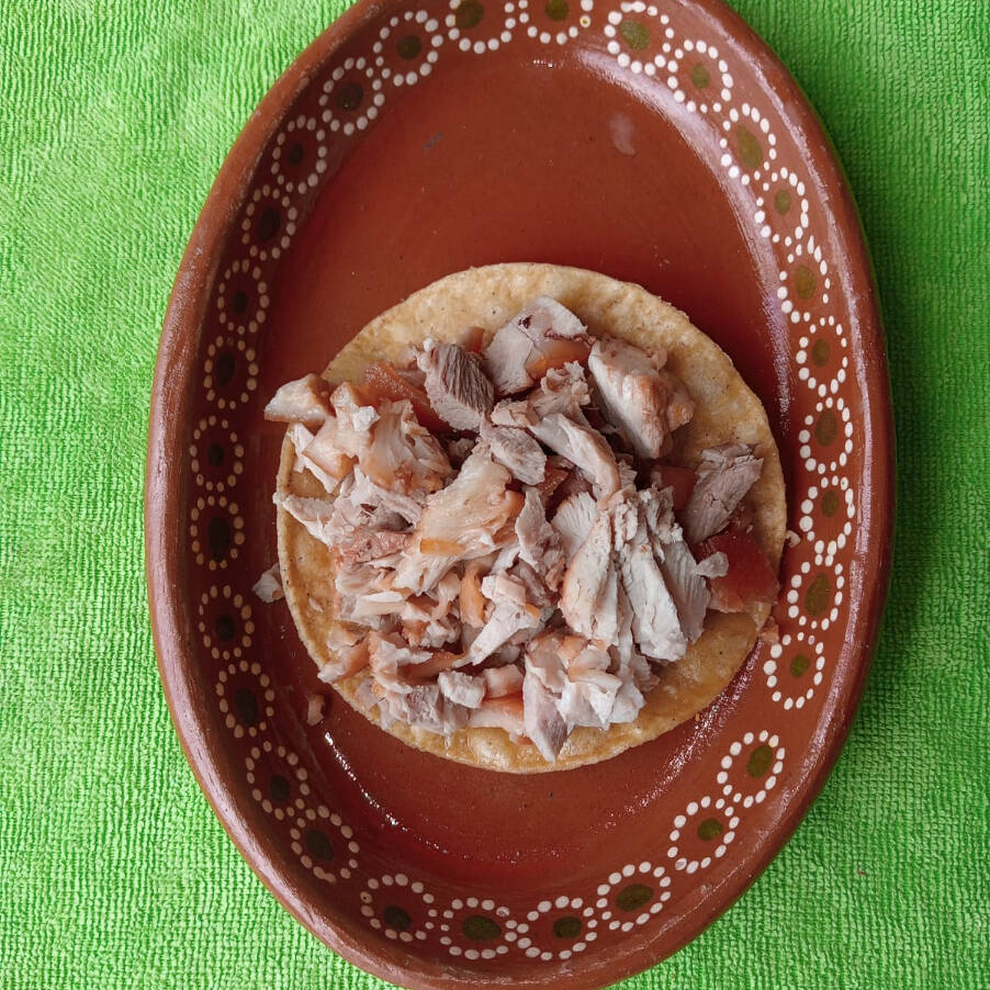 TOSTADA DE CARNITAS