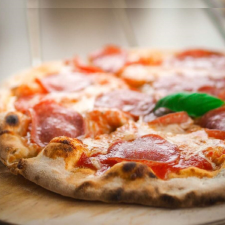 Pizza Mediana Italiana de Pepperoni.