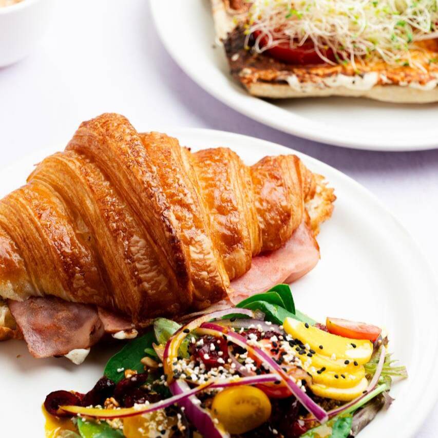 Croissant de Jamón y Queso