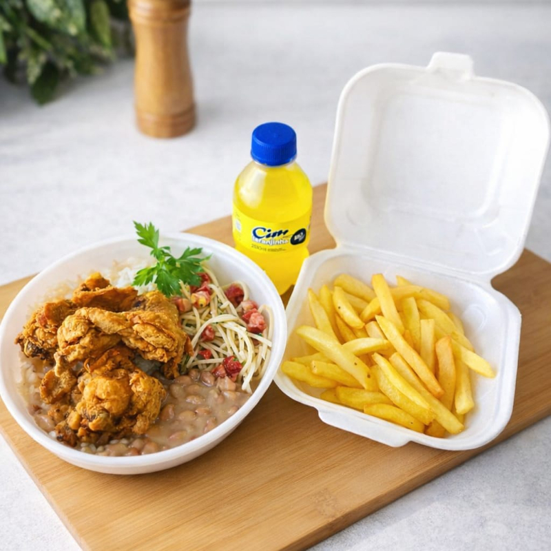 Nossa marmita acompanha um arroz bem fresquinho com um tempero caseiro, feijão com aquele caldo encorpado e com cheirinho de alho, macarrão alho, óleo e bacon e a carne de sua escolha. Tamanho média. + refrigerante 200ml + batata frita Caseiro e gostoso.l