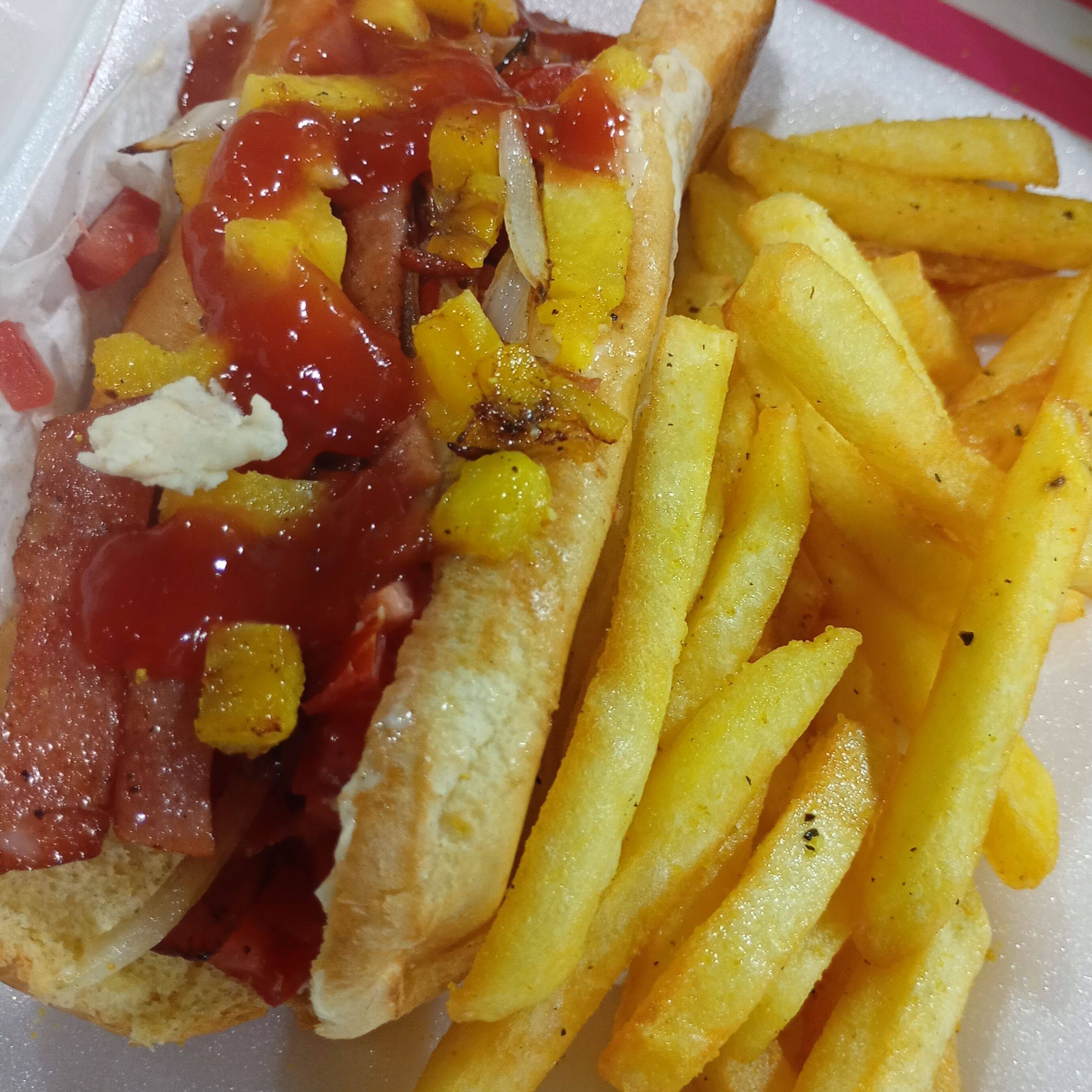 Hot Dog Hawaiano más Papas