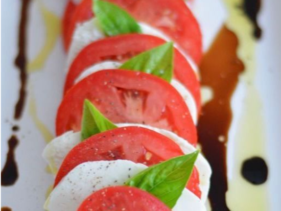 ENSALADA CAPRESSE (AUTENTICO MOZZARELLA)