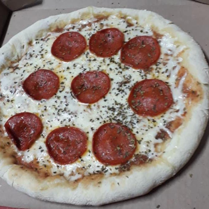 Pizza Salami Pequeña