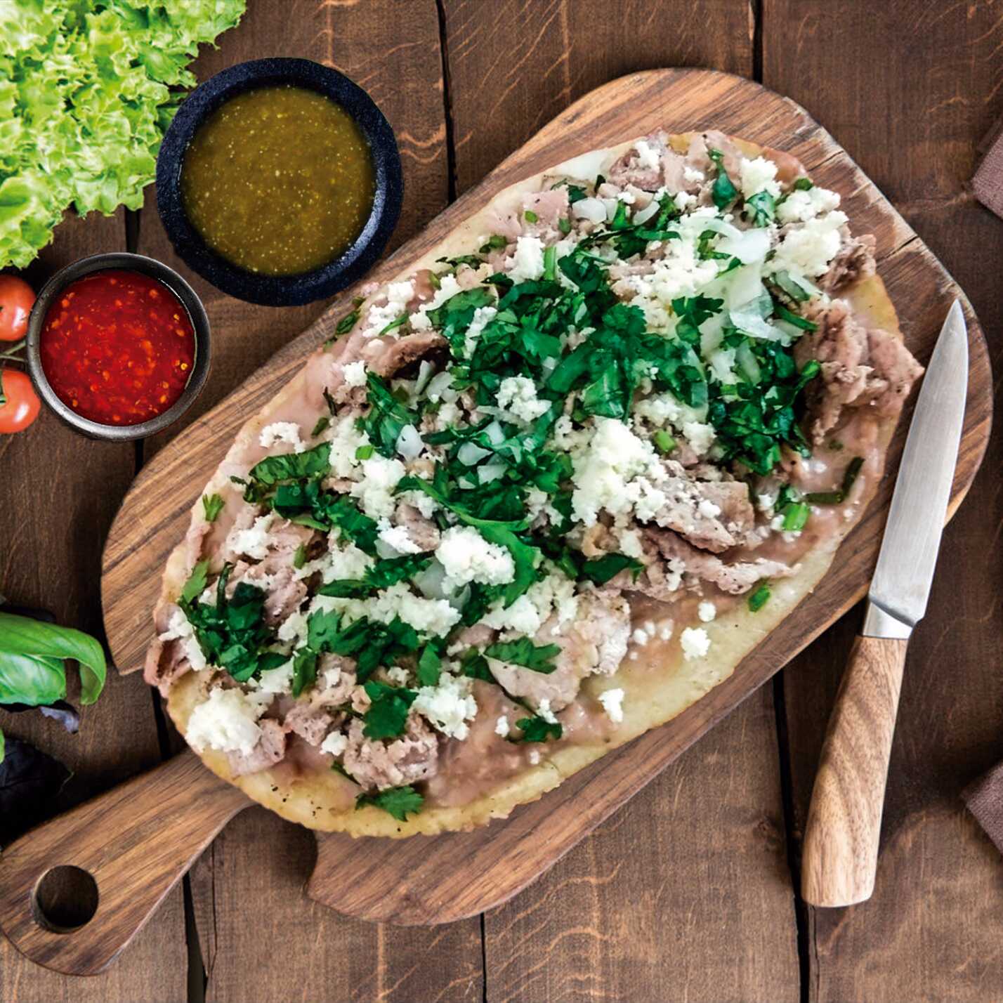 Huarache de Bistec
