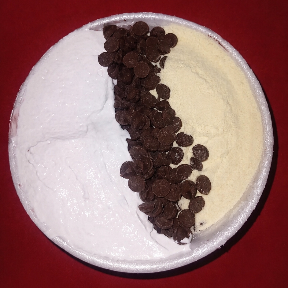 Creme de açaí , leite em pó , Kit Kat e morango