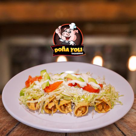 Tacos dorados de pollo