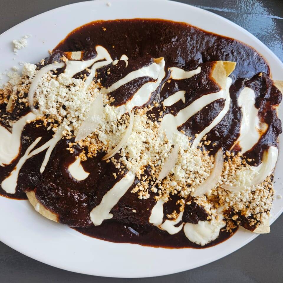 Enchiladas Arrachera y Capuccino