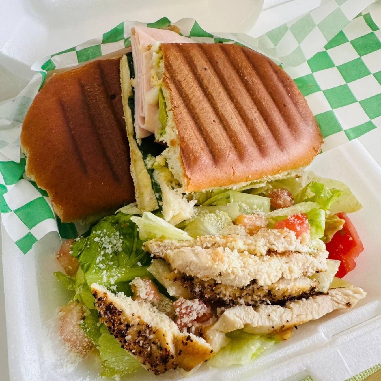 Panini No pain, no gain + Ensalada All natural