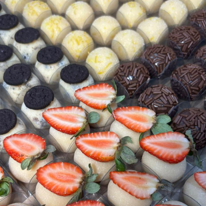 Brigadeiros feitos com os melhores ingredientes.