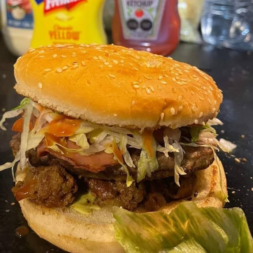 Hamburguesa con Tripitas