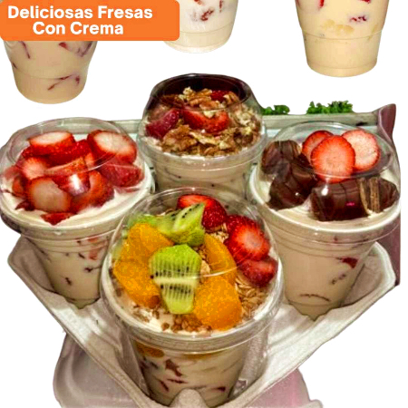 Frutas con Crema de la Casa y Granola (12 Oz)