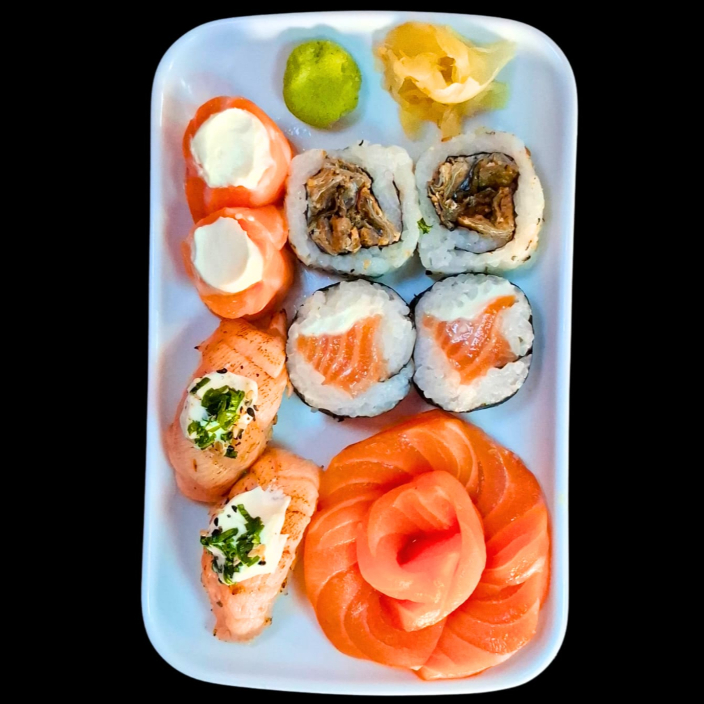 Este item acompanha 1 molho teriyaki (tarê), 1 molho shoyo e 1 hashi. 4 sushis (uramaki/hossomaki). - 2 gunkans. - 4 sashimis de salmão.- 2 niguiris.