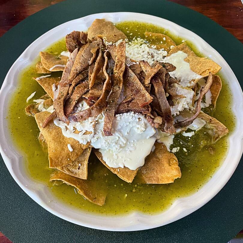 Chilaquiles con Bistec de Res