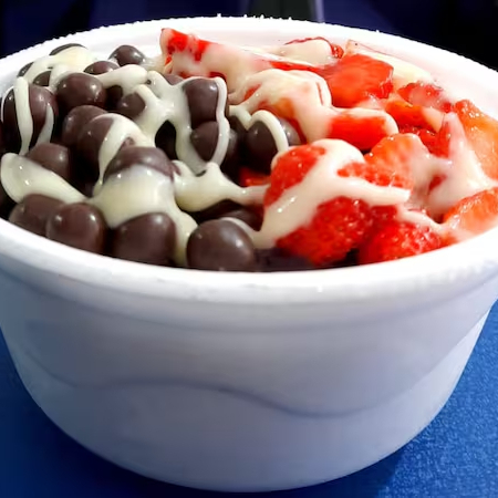 Monte o Açaí do seu jeito! Você pode incluir: 1 acompanhamentos,1 fruta e 1 calda.