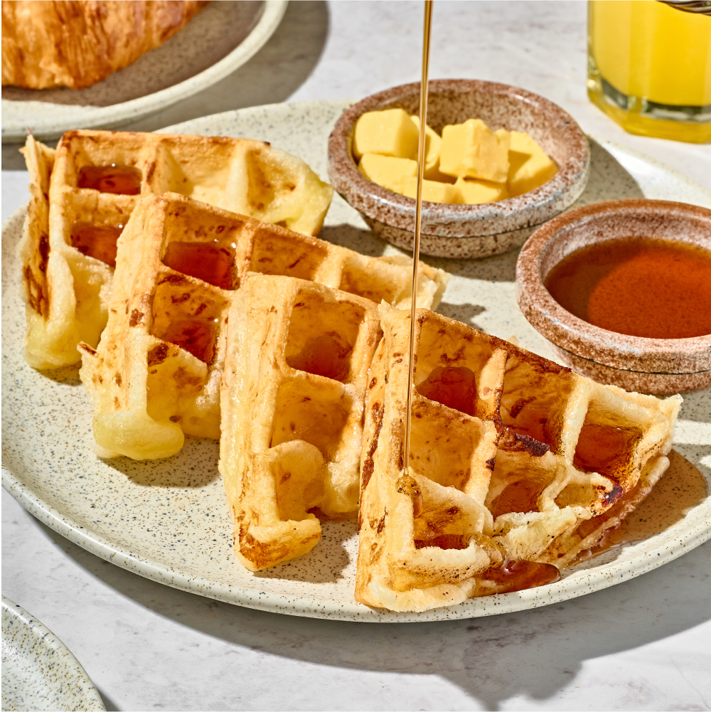 Huevos Bacu Waffle Pan de Yuca.