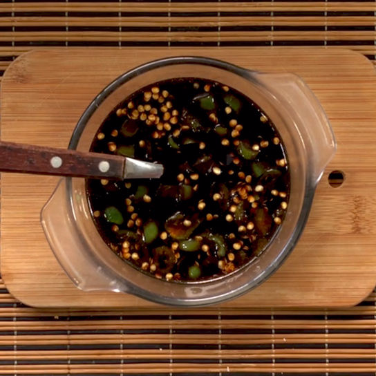 Salsa de Soya con Chiles