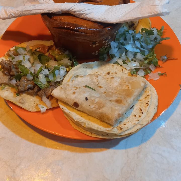 Queso Fundido Longaniza