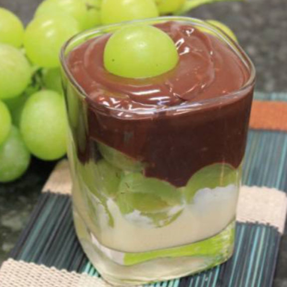 CREME BRANCO - UVA - GANACHE DE CHOCOLATE