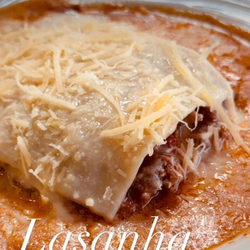 Deliciosa Lasanha ao molho bolonhesa da casa