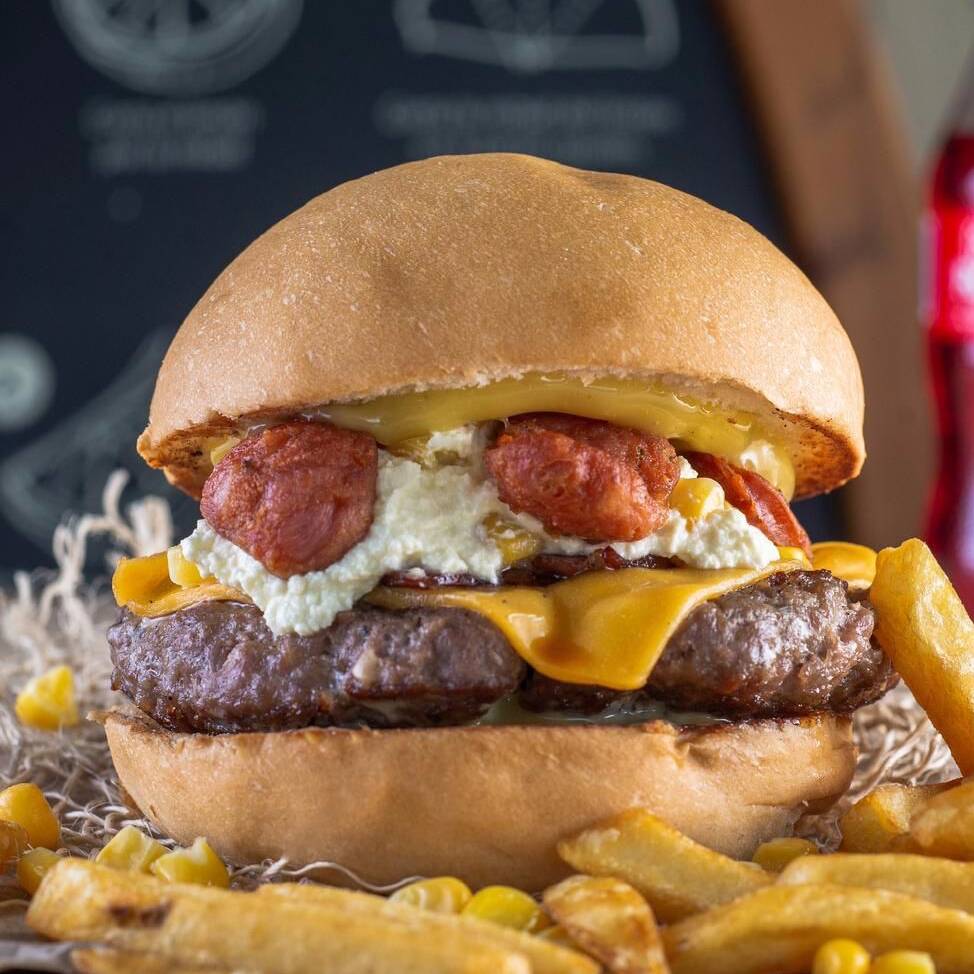 2x1 Hamburguesas Montana + Papa a la Francesa