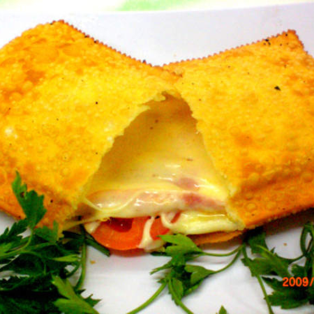 queijo mussarela, tomate, azeitona e orégano