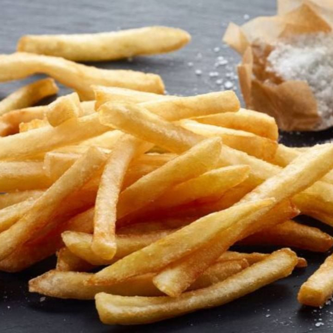 PAPAS A LA FRANCES CON POLVO DE PIMIENTA LIMON