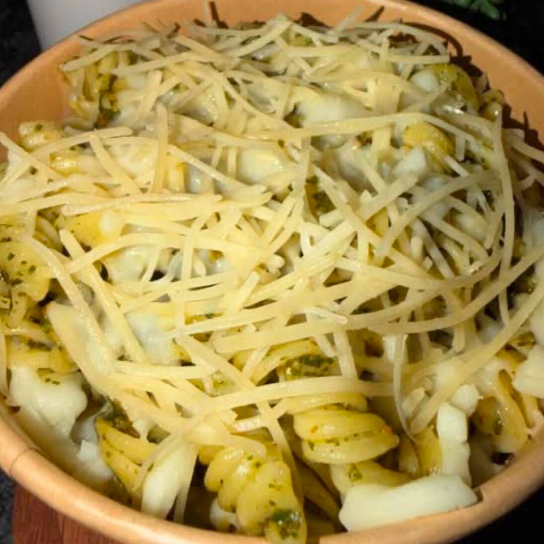 Pasta Fusilli al Pesto