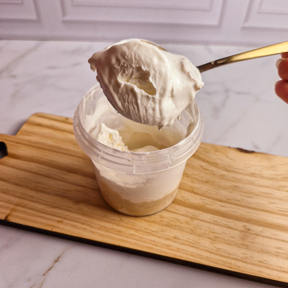 creme de kinder, base cremosa de kinder bueno, com pedacos de bombom kinder bueno