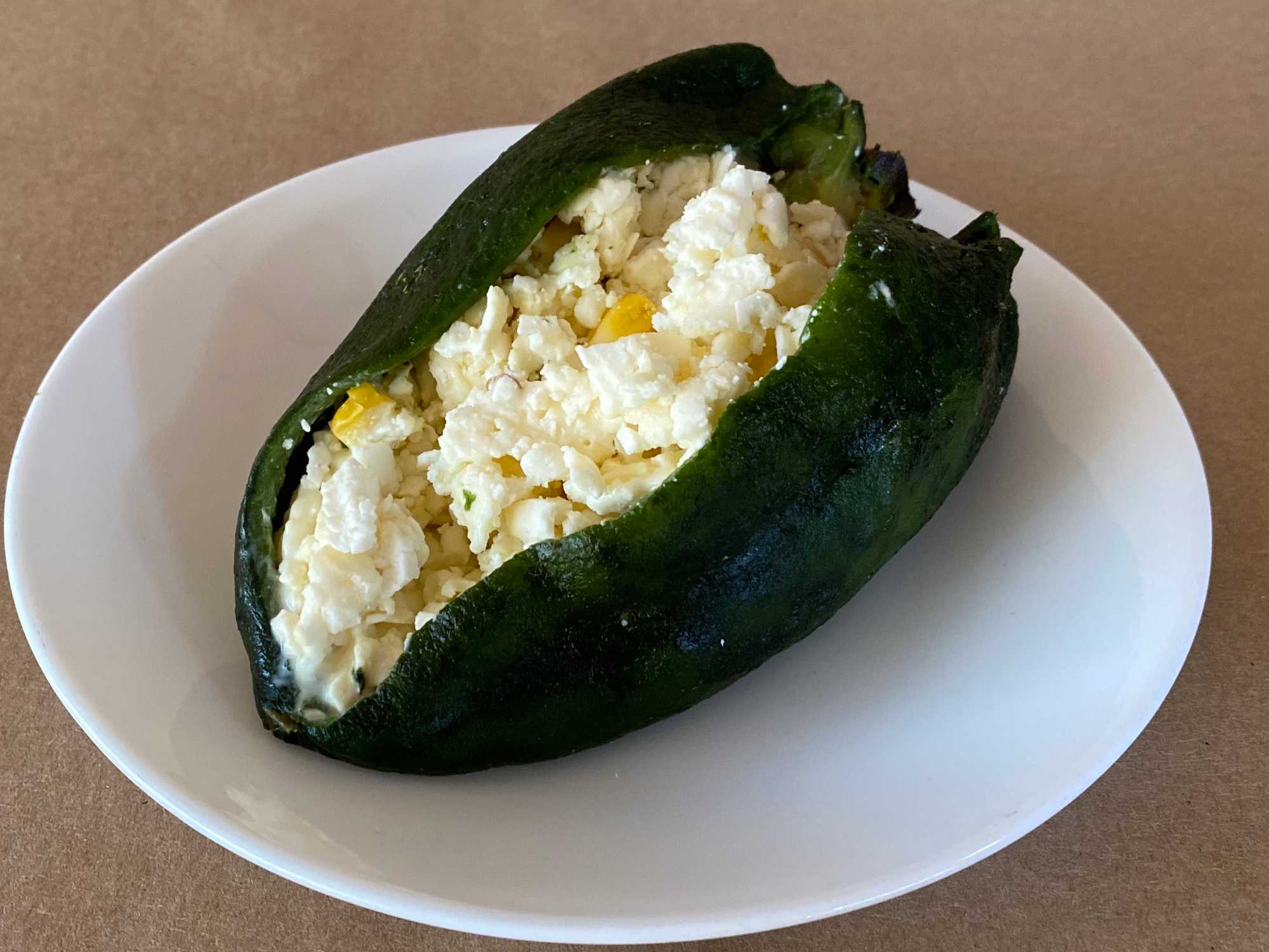 Chile Relleno de Queso Sin Lamprear Pz.