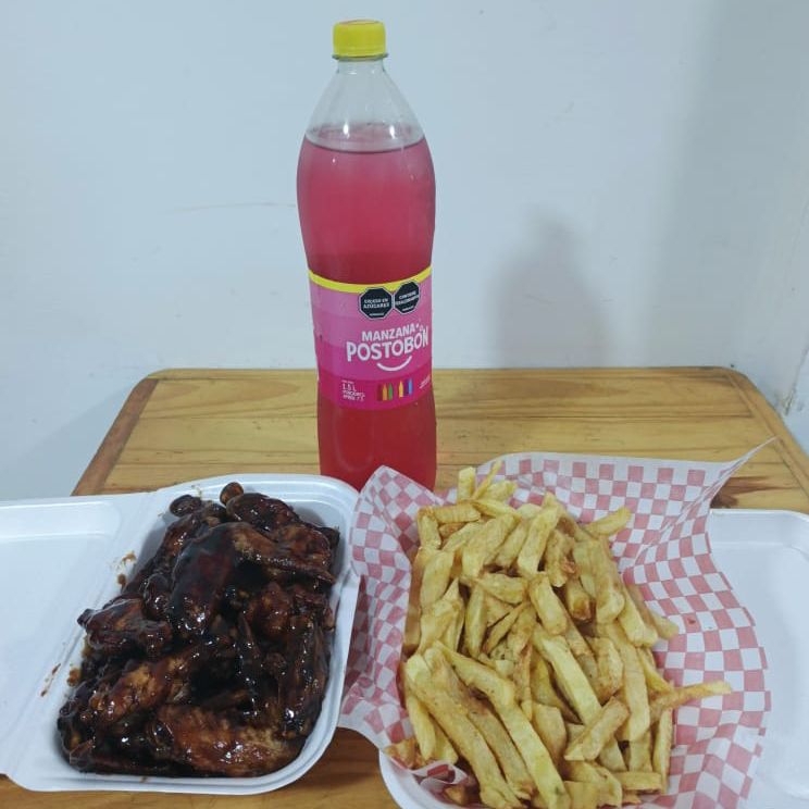 Combo24 Alas BBQ +porción de Papas Francesa+gaseos
