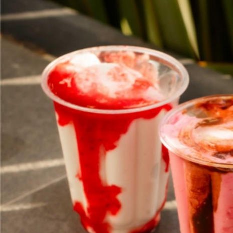 Vaso de Vainilla con Jarabe de Fresa 🍓