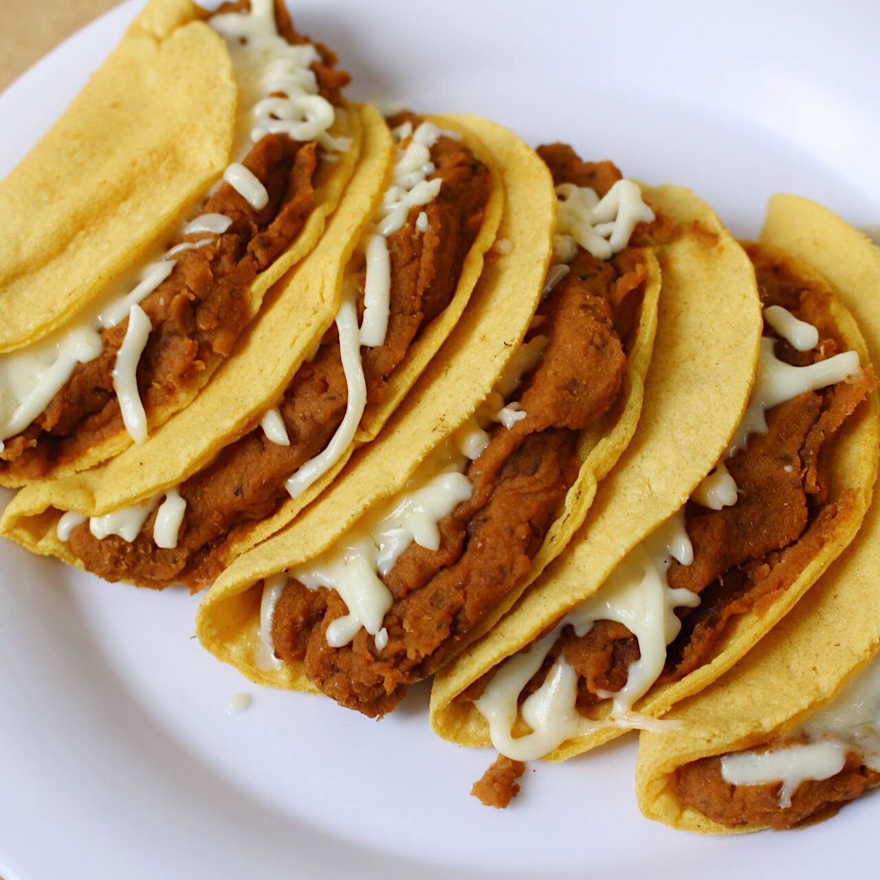 Taco Individual de Frijol con Queso