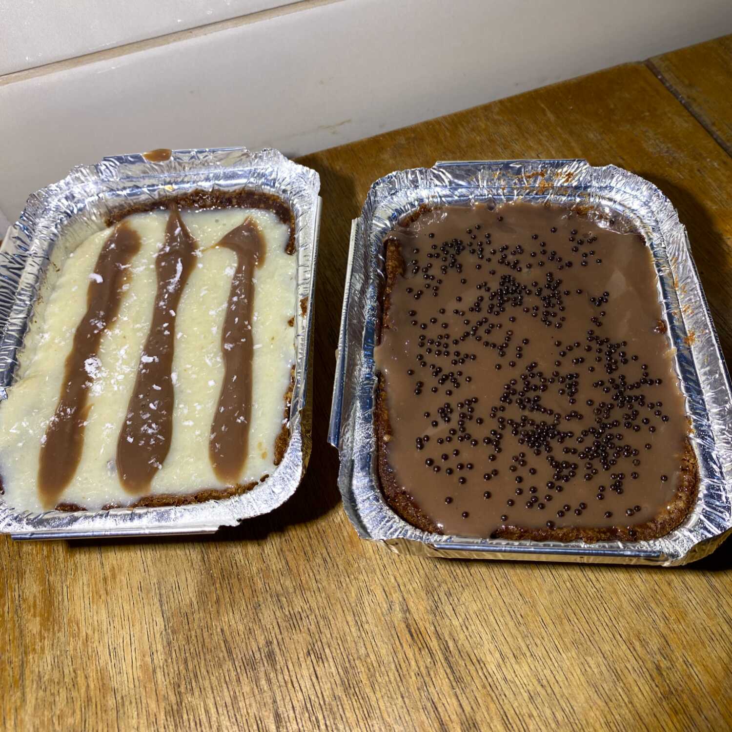 Bolo caseiro, massa de chocolate, recheado com brigadeiro