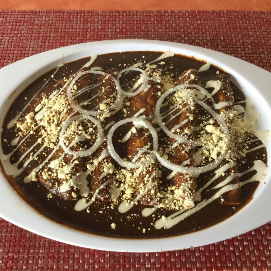 Enchiladas de mole