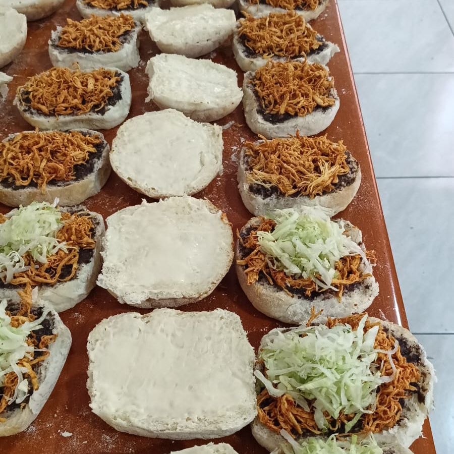 Pambazos de pollo