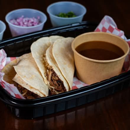 3 Tacos suaves de Birria + Bebida