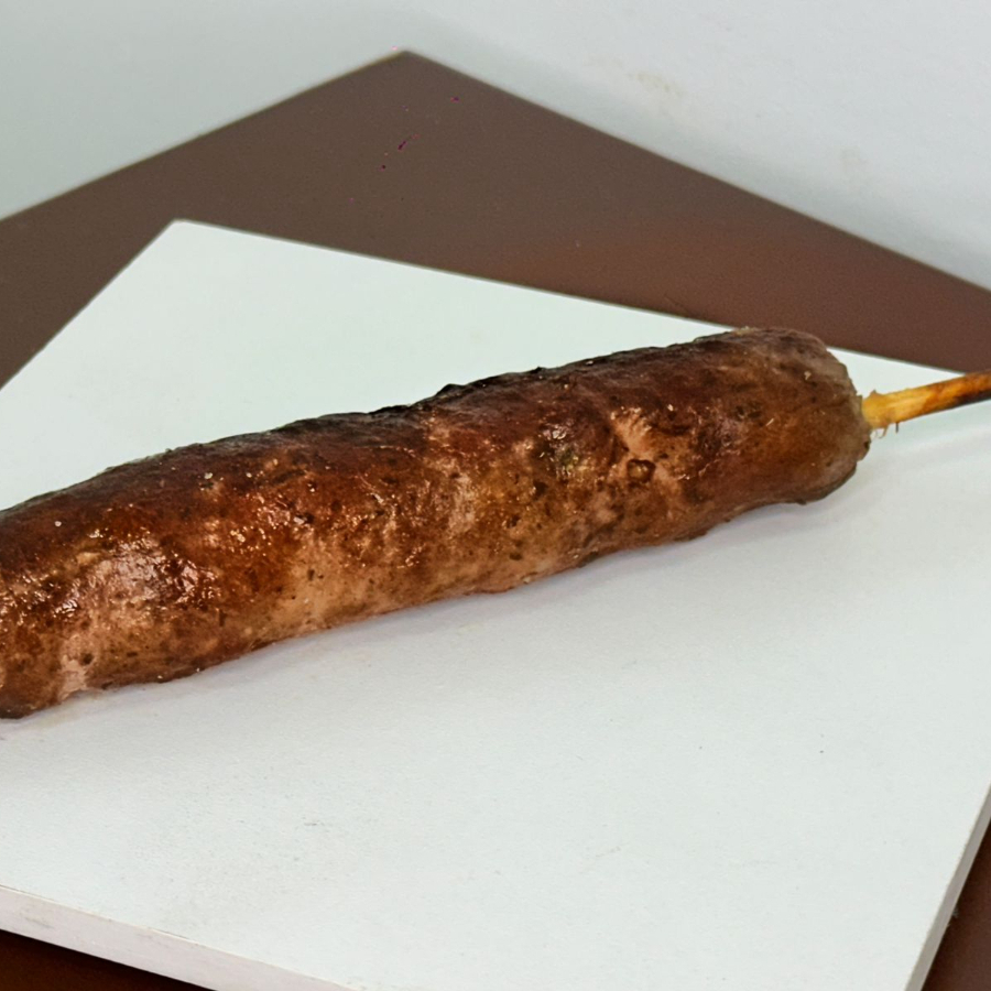 Delicioso espetinho de Kafta