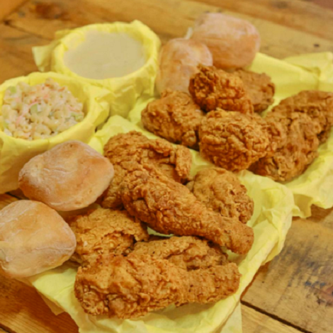 Combo 4 12 piezas de pollo , pure , ensalada ,4 bo